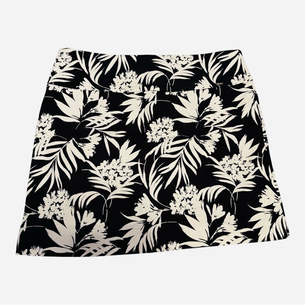S.C. & Co. Tropical Floral Skort Black White Stretch Mini Skirt 2X Tummy Control - Picture 3 of 4